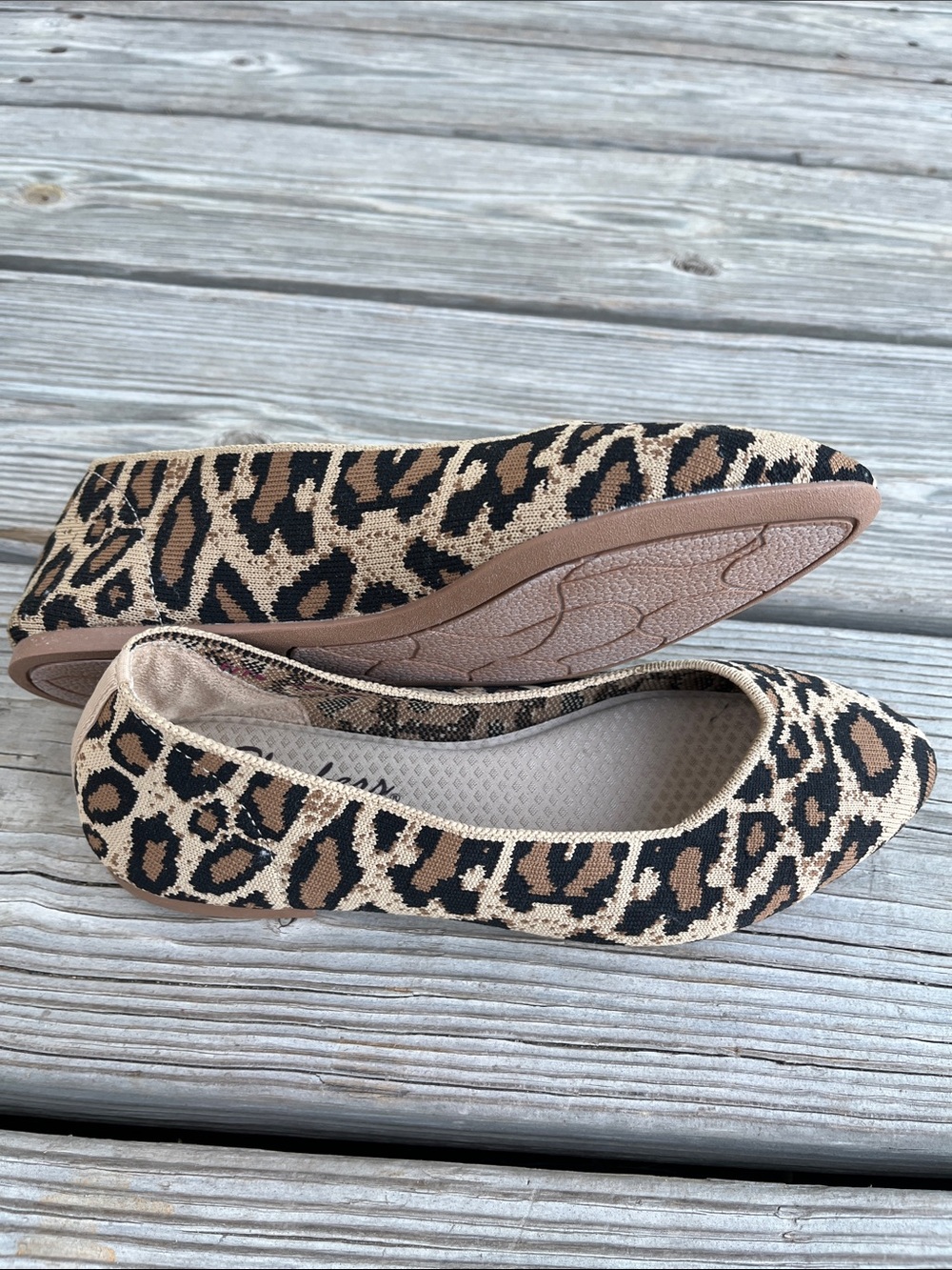 Skechers Leopard Print Memory Foam Flats in Beige and Black, very comfortable 🙂 - Picture 2 of 4